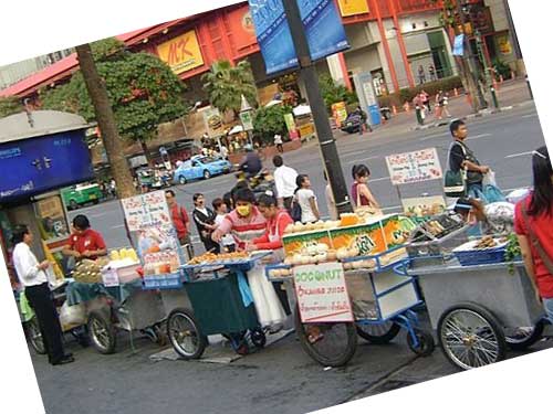 deretan penjual makanan dan minuman di thailand